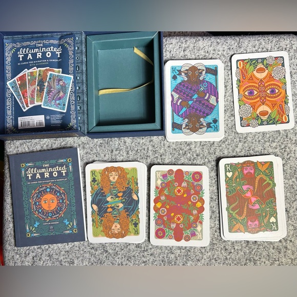 The Illuminated Tarot: 53 Cards for Divination & Gameplay by Caitlin Keegan - Picture 4 of 4